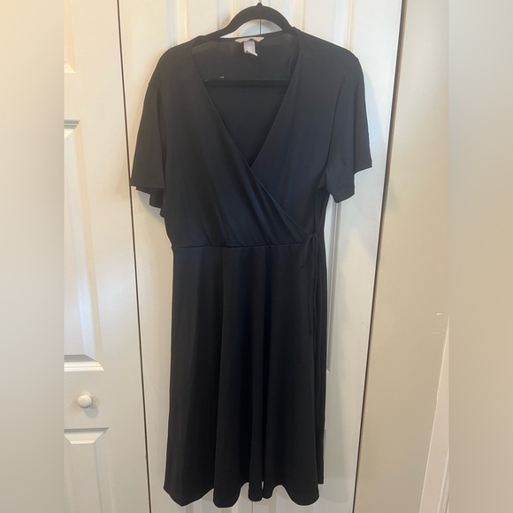 H&M Wrap Dress - Picture 1 of 3